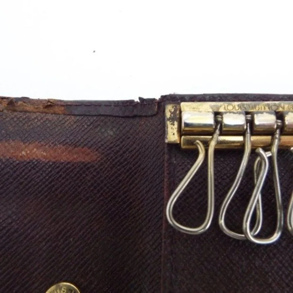 Louis Vuitton Taiga Key Holder/Wallet #400💥PRICE DROP💥
